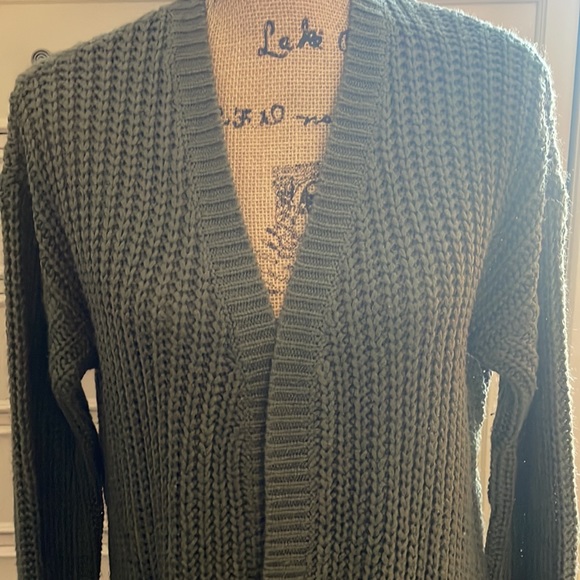 Open front knitted cardigan in olive green - Picture 5 of 6